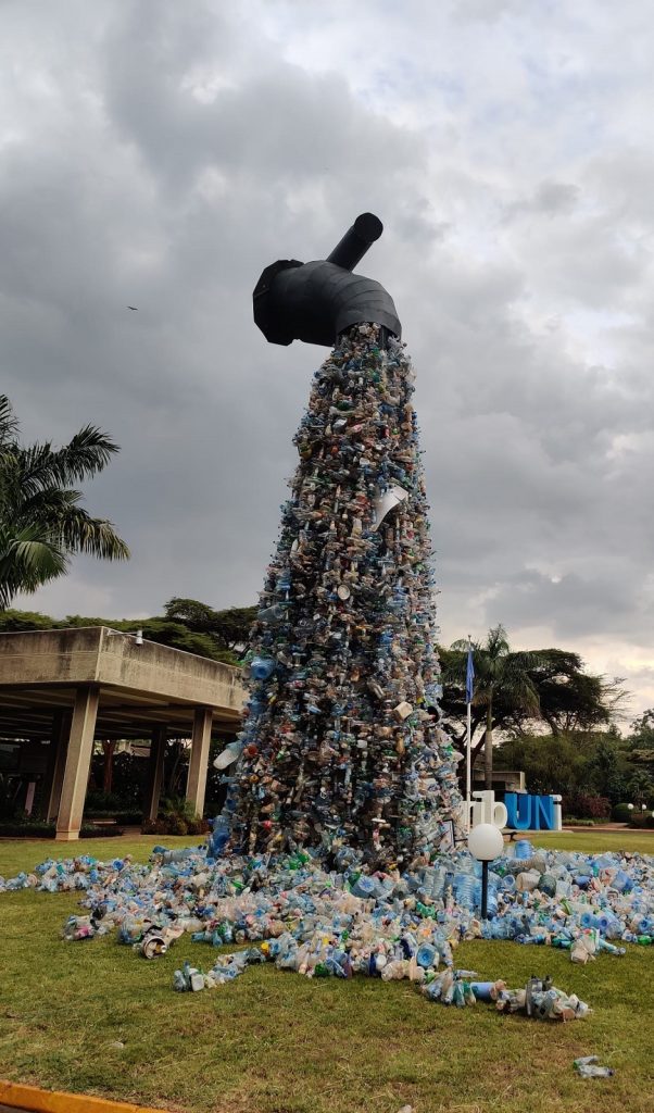 Plastic tap installation outside the UN by artist Von Wong